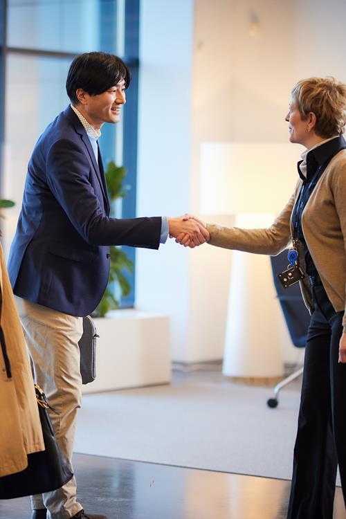 PARTNERSHIP SCENE