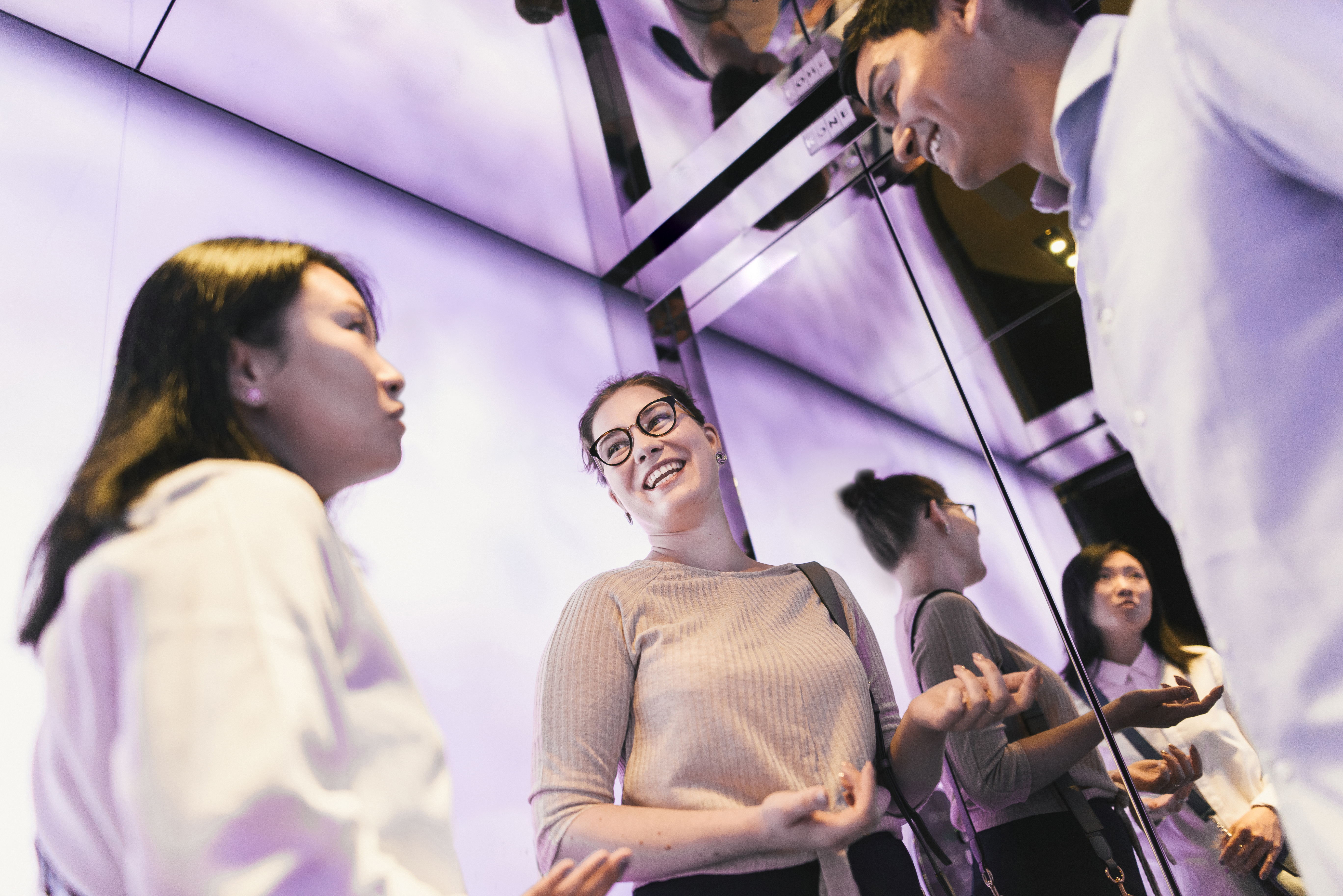 People In Digital Elevator Ambiance (1)